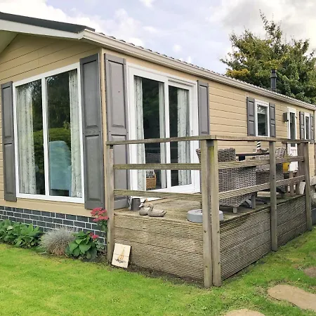 511 Op Recreatiepark De Wielen シャレー シント・マールテン