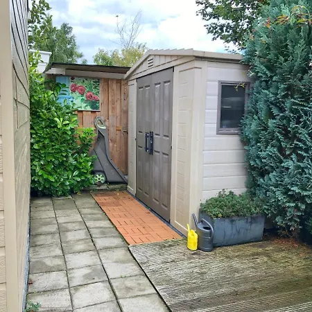 511 Op Recreatiepark De Wielen Chalet *